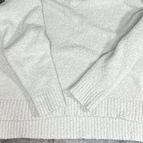 ⭐️UGG Cecilia V-neck Pullover in Cream [723] - Picture 5 of 8